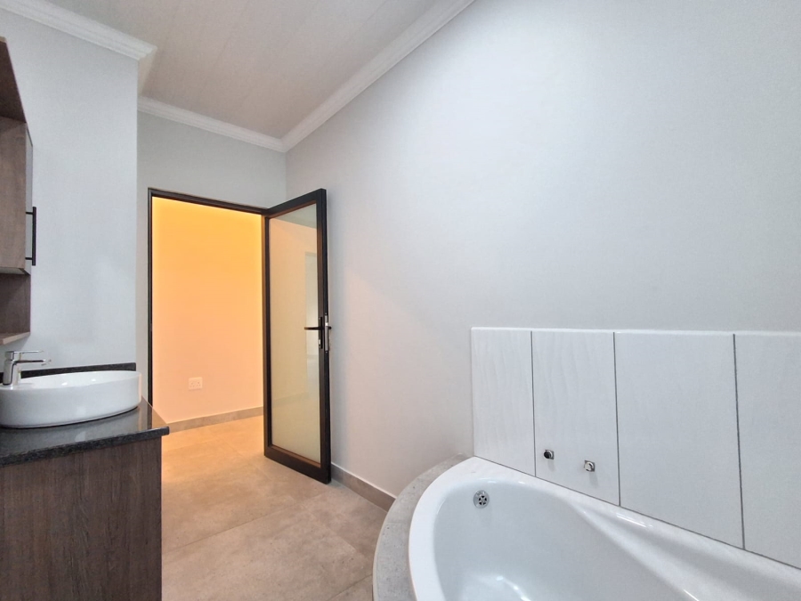 4 Bedroom Property for Sale in Stilbaai Wes Western Cape